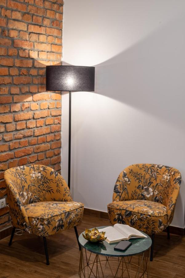 Brickwall Apartments Zagreb Buitenkant foto
